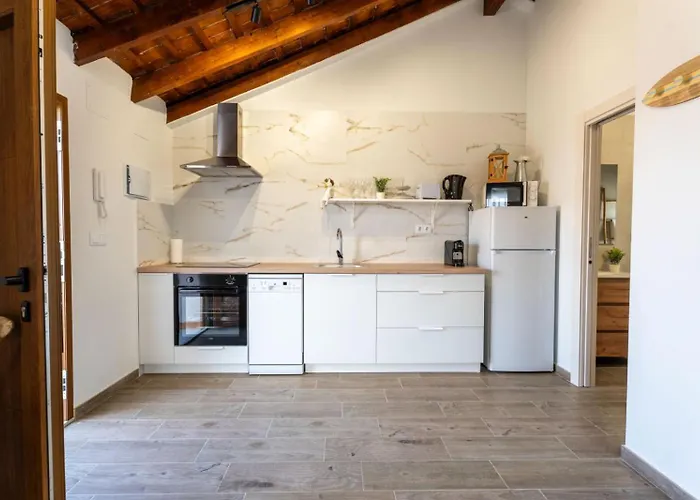 Apartamento Pinedo Playa Rustico *