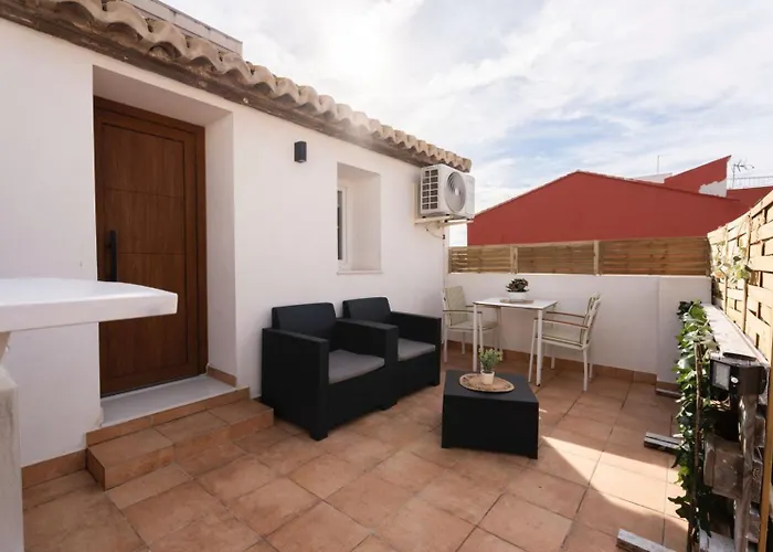 Pinedo Playa Rustico Apartment