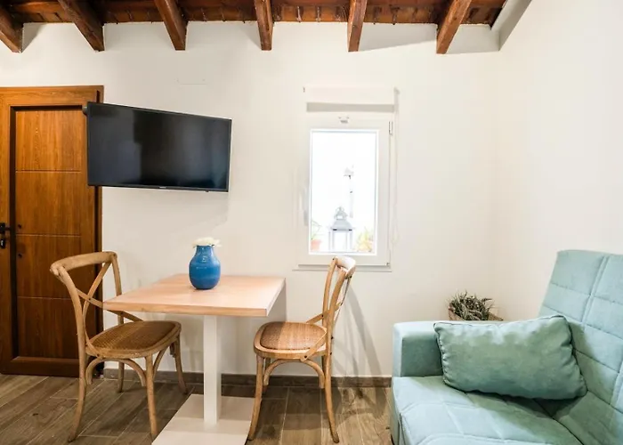 Apartamento Pinedo Playa Rustico *